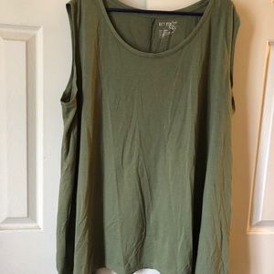 Sleeveless tunic blouse
